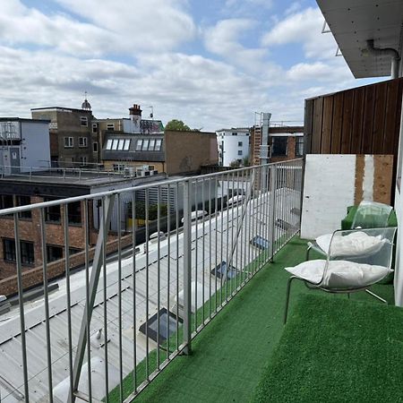 Cosy Private Room With Shared Bathroom Facilities London Eksteriør billede