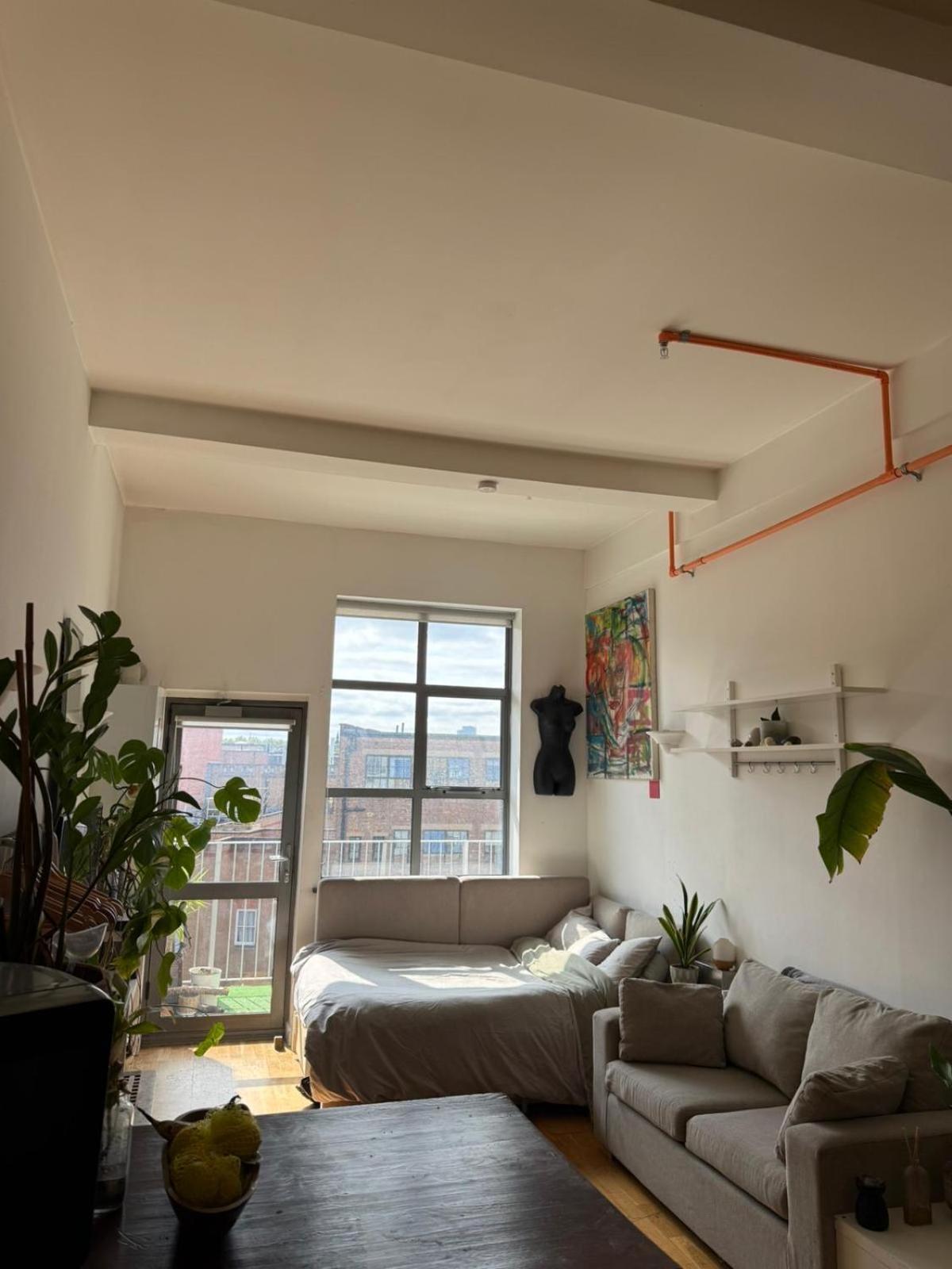 Cosy Private Room With Shared Bathroom Facilities London Eksteriør billede